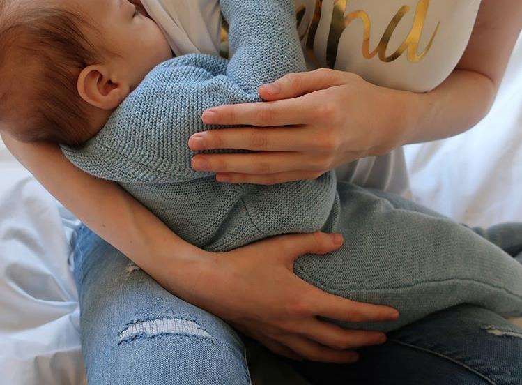 When Lauren's daughter didn't like her head being covered she designed a t-shirt for breastfeeding