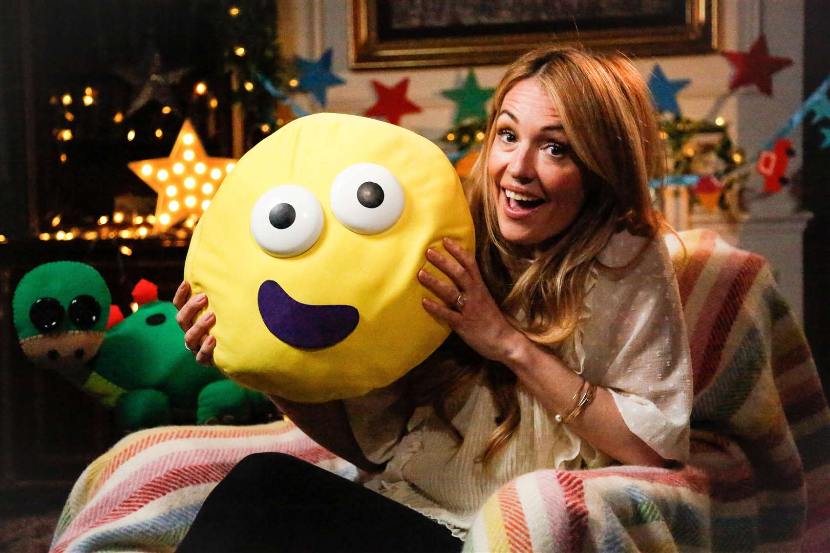 Cat Deeley will read the Cbeebies Bedtime Story on Father's Day