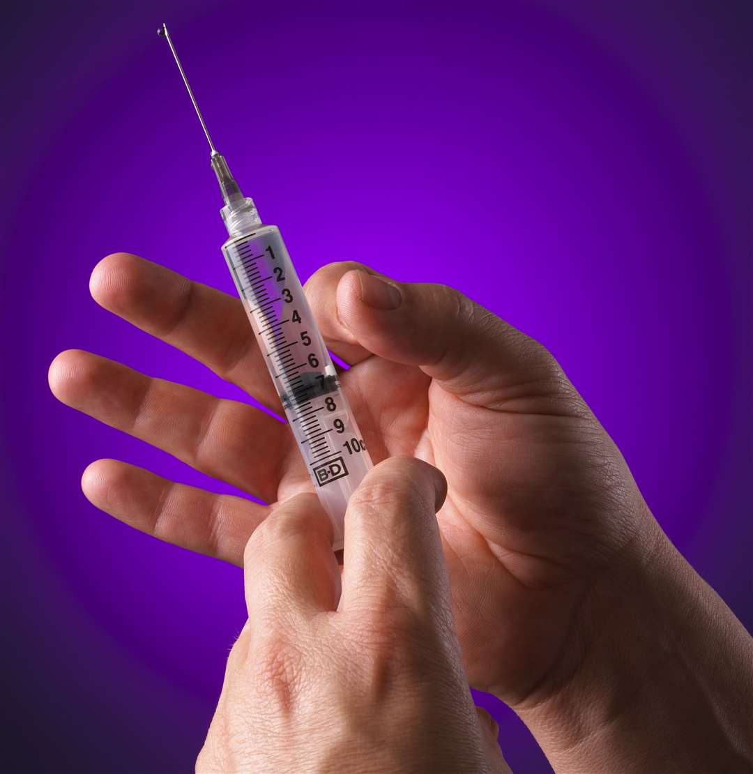 syringe injection type pic to go with Wells Clinic ad feature in focusliquid library picture (20946495)