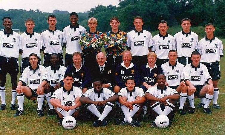 Lennie Griffiths during his playing days. Pictured in the middle row on the far right.