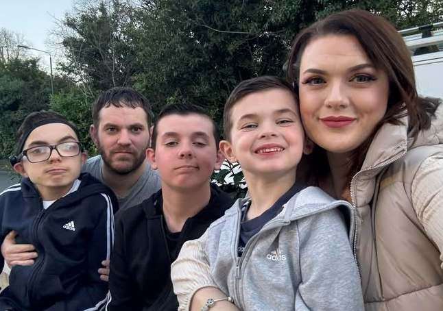Harley with his mum Kelly, dad Ben and brothers Bradley and Frankie
