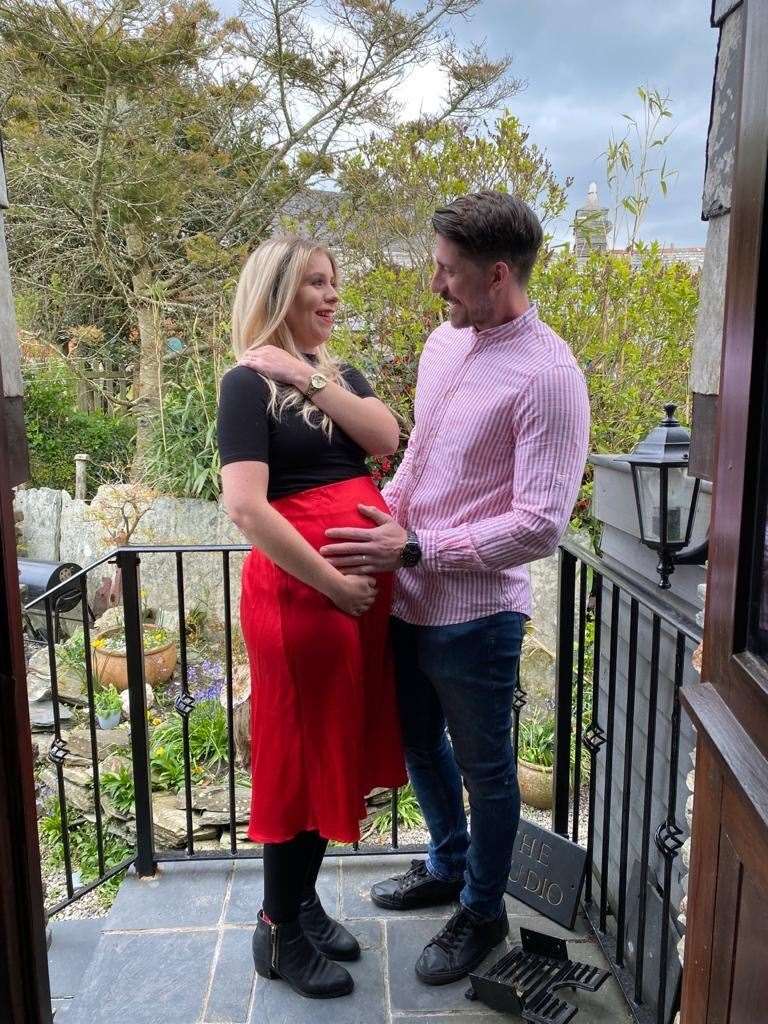Laura announced her pregnancy on kmfm this morning