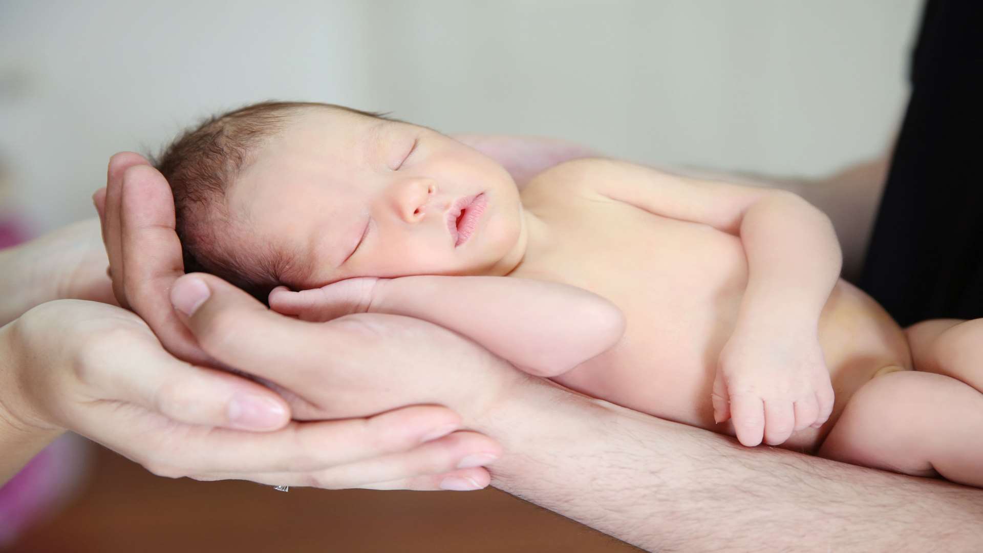 Midwives working at women's homes are trained to manage most emergencies