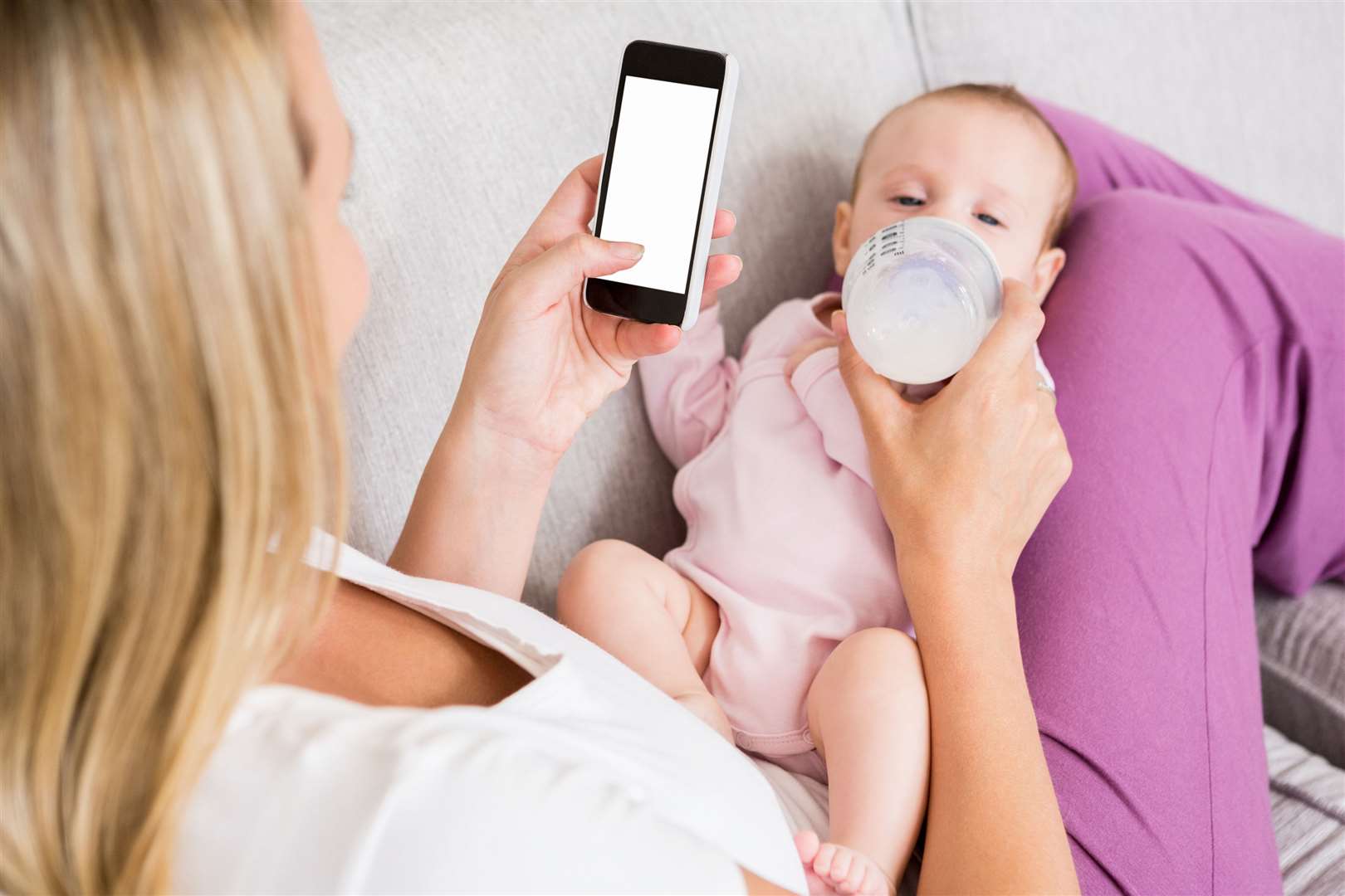 Track your baby's feeding, sleep and growth