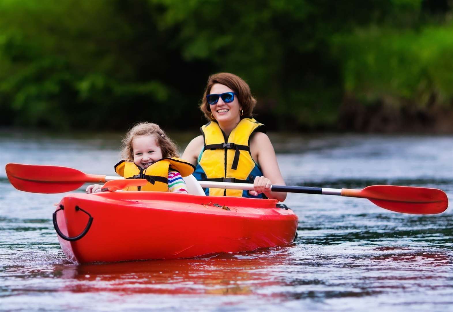 Canoe hire in Kent with Seapoint Canoe Centre in Hythe, River Medway