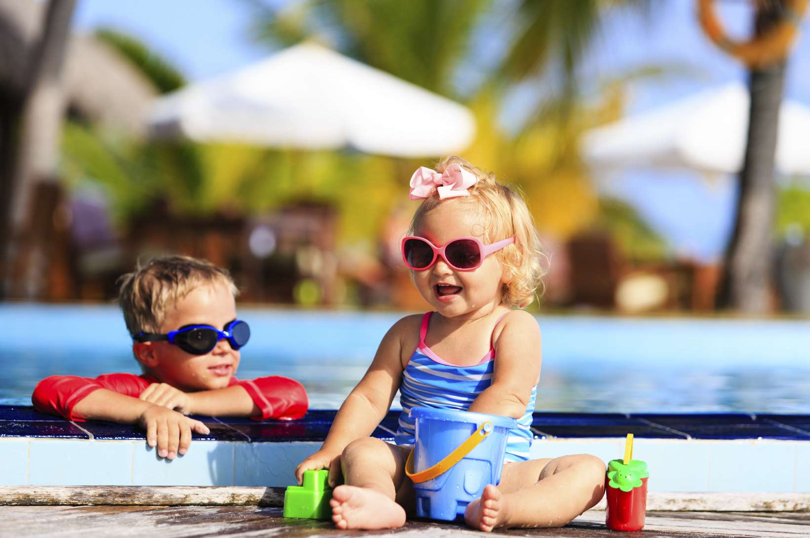 Sunglasses protect children's eyes against harmful rays from the sun