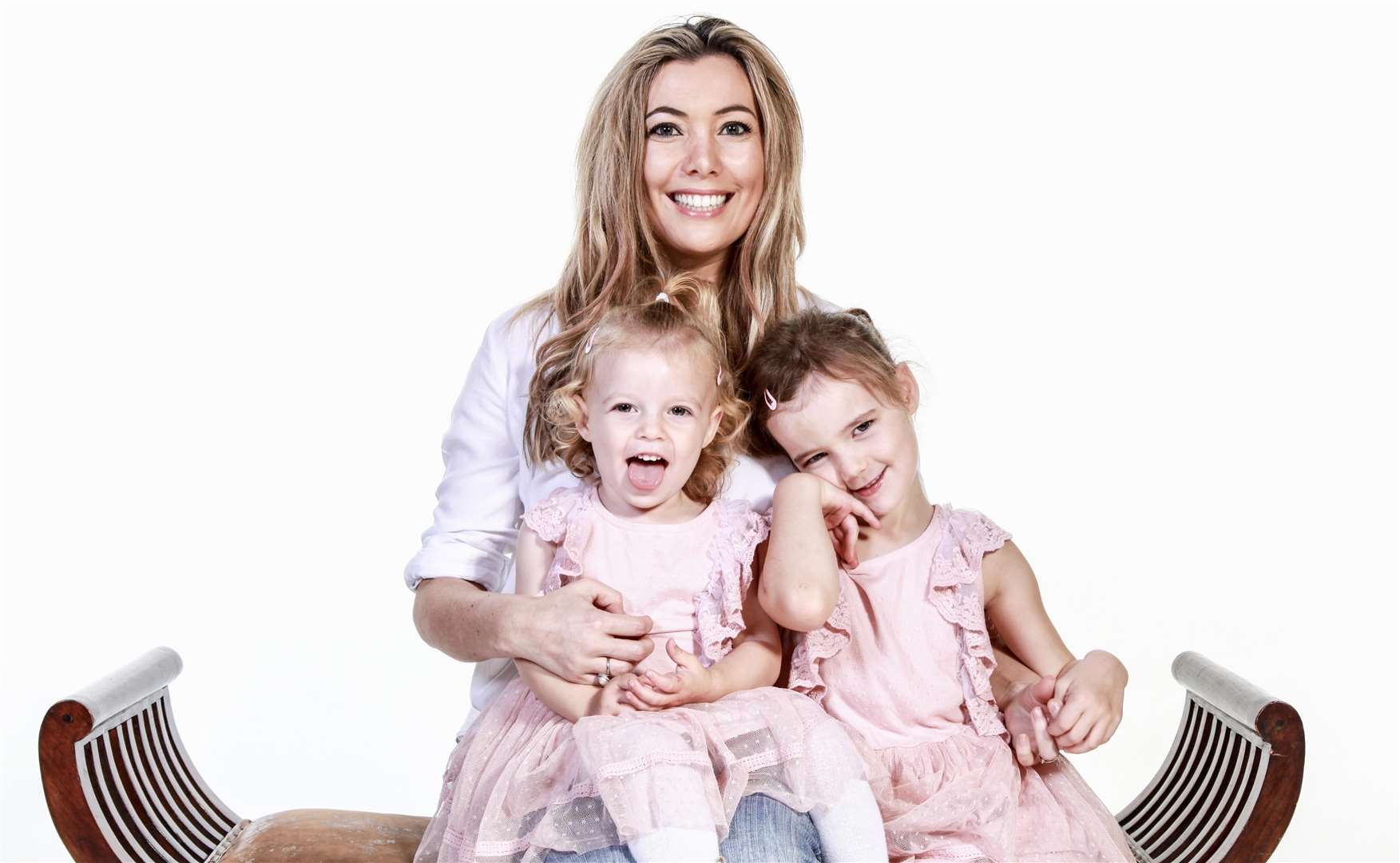 Lauren Hampshire with daughters Sienna and Sophia