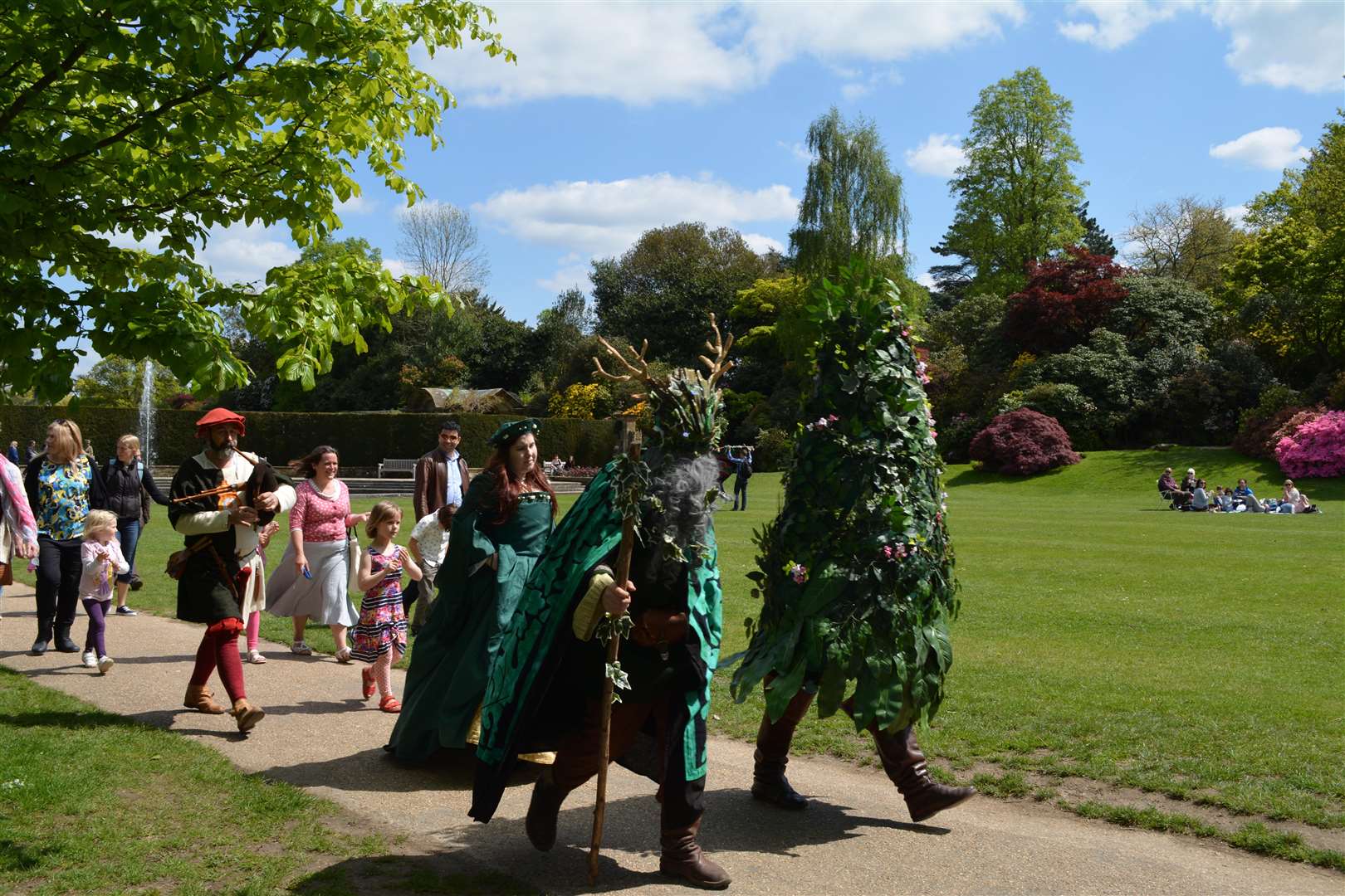 Hever Castle's May Day parade