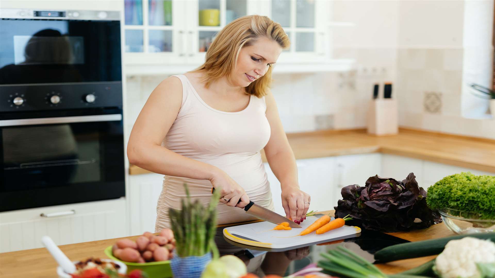 Eating a healthy diet full of fruit and vegetables is important for all the family, including pregnant women and children